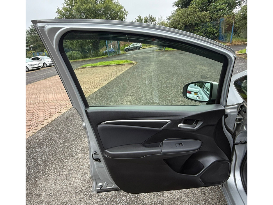 2014 Honda Fit - image 17