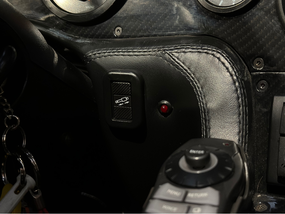 2000 Lamborghini Diablo - image 41