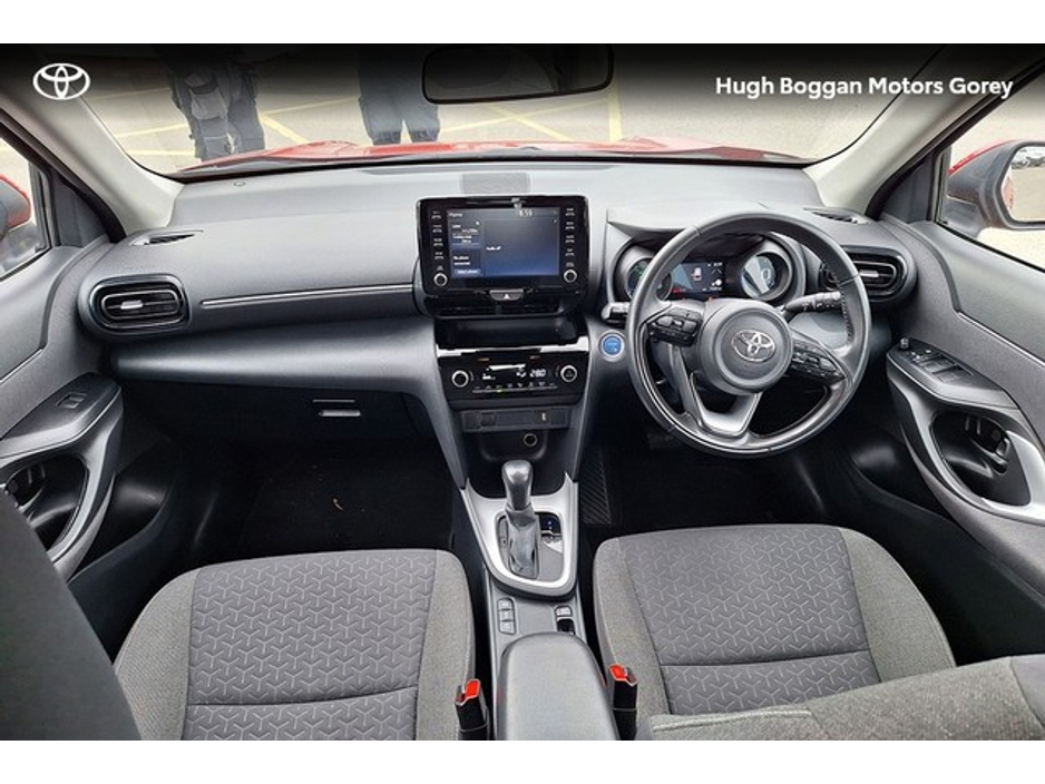 2023 Toyota Yaris Cross - image 8