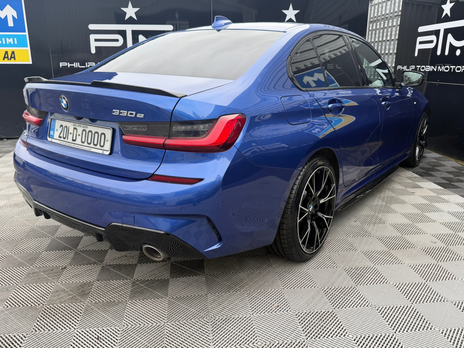 2020 BMW 3 Series - image 9