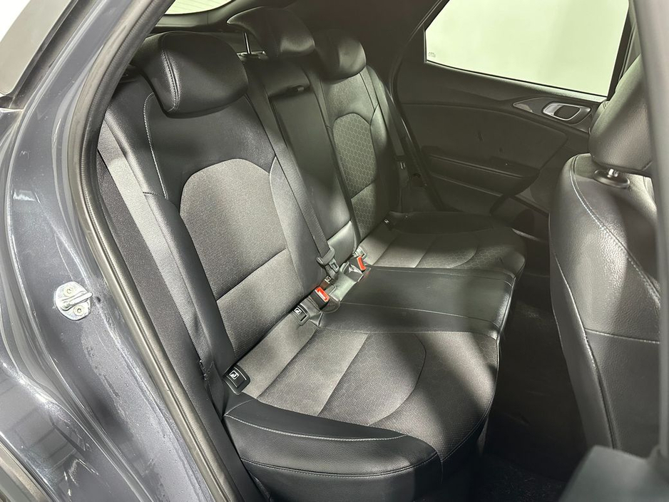 2023 Kia XCeed - image 11