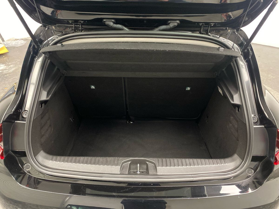 2023 Renault Clio - image 9