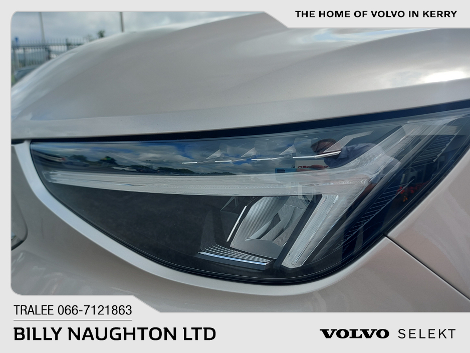 2024 Volvo XC40 - image 9