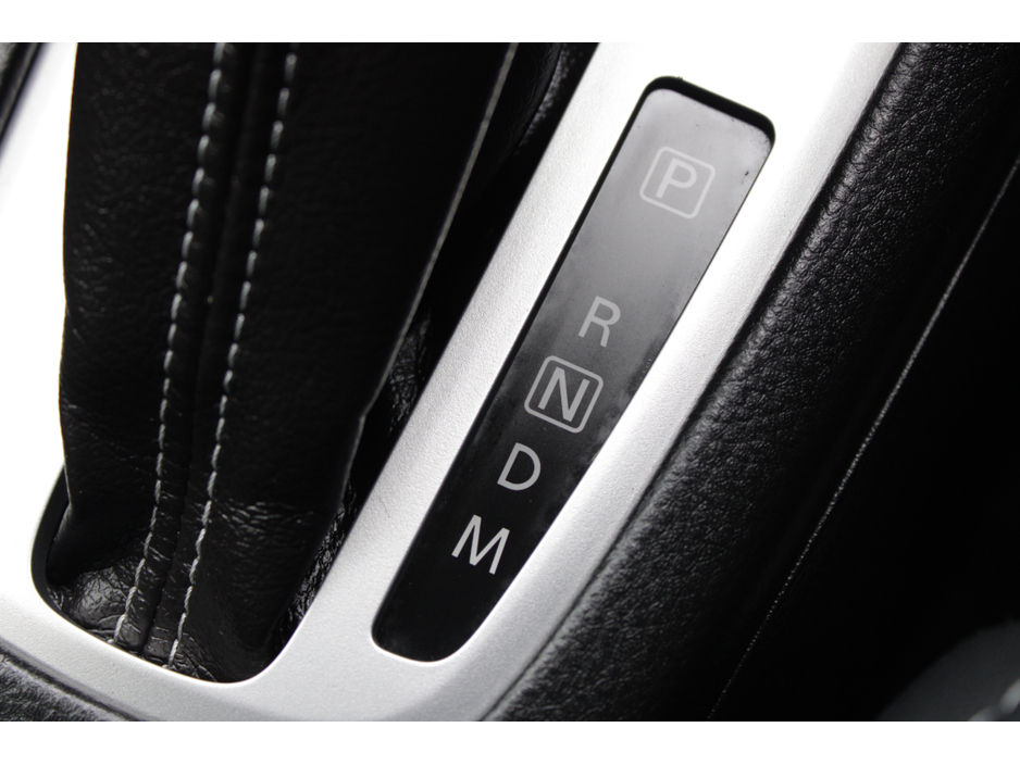 2015 Suzuki Swift - image 16