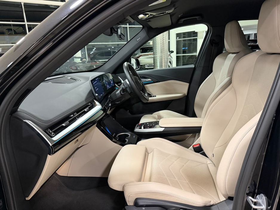 2025 BMW X1 25e M-SPORT PRO X-DRIVE=IVORY LEATHER//HUGE SPEC//AS NEW=2 YEAR BMW WARRANTY=TAILORED FINANCE PACKAGES AVAILABLE=TRADE IN'S WELCOME €53,995