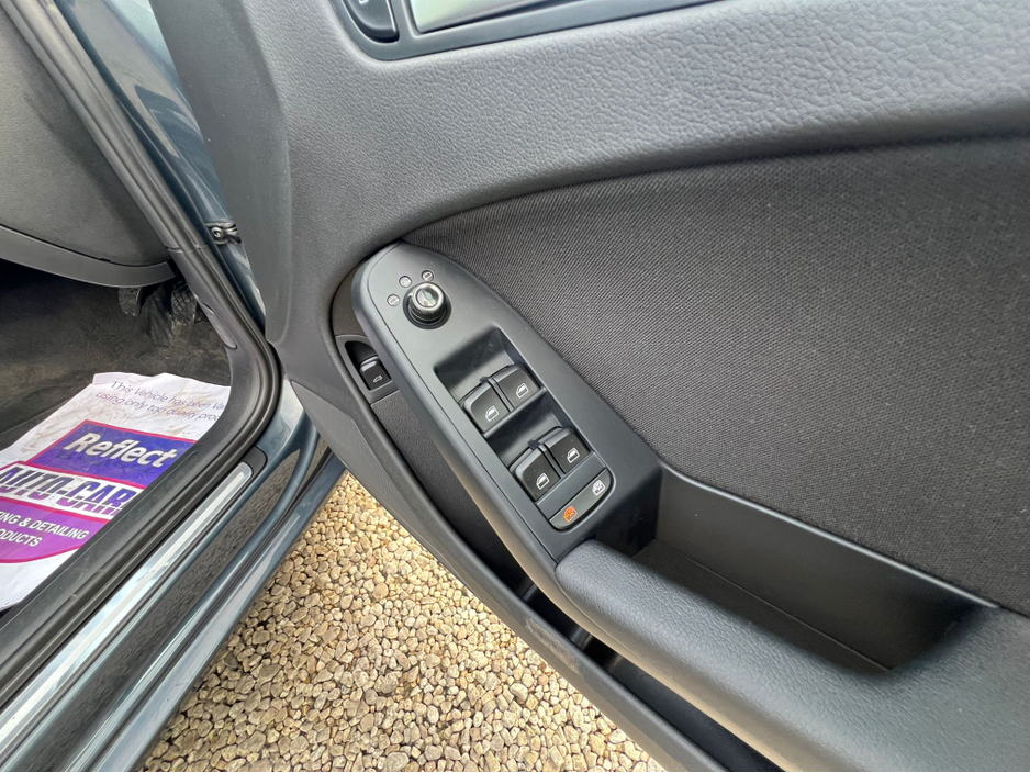 2010 Audi A4 - image 16