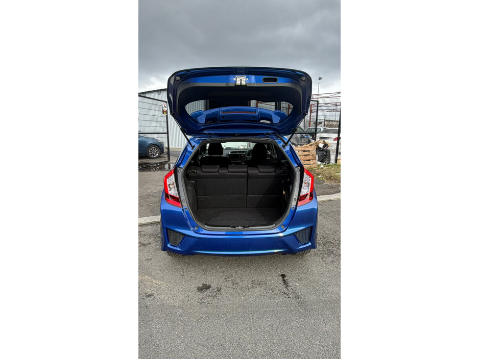 2014 Honda Fit - image 17