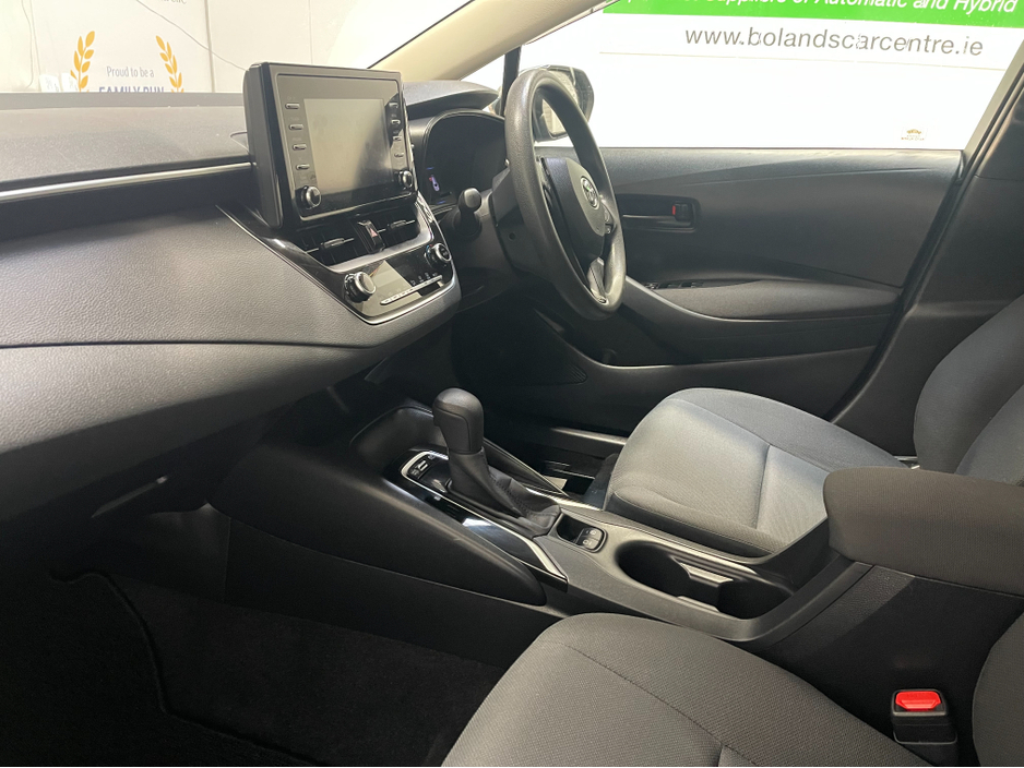 2020 Toyota Corolla - image 5
