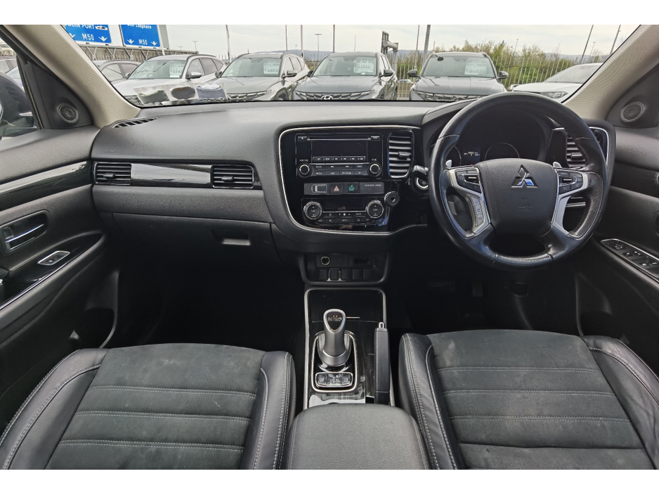 2015 Mitsubishi Outlander - image 12