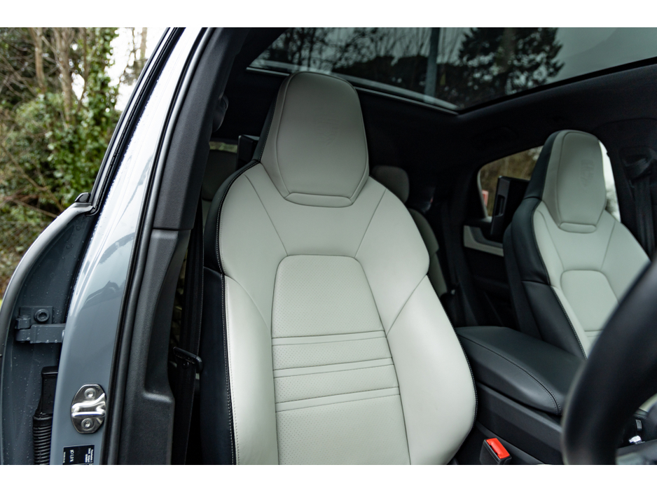 2024 Porsche Cayenne E-HYBRID 4DR AUTO *MEGA SPEC* €107,900