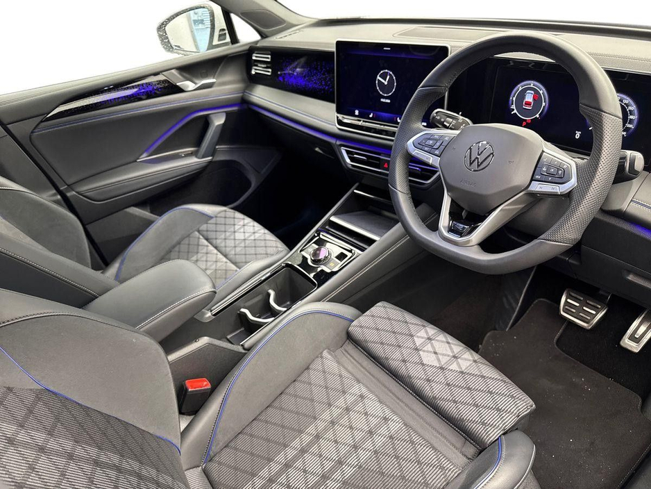 2024 Volkswagen Tiguan - image 6