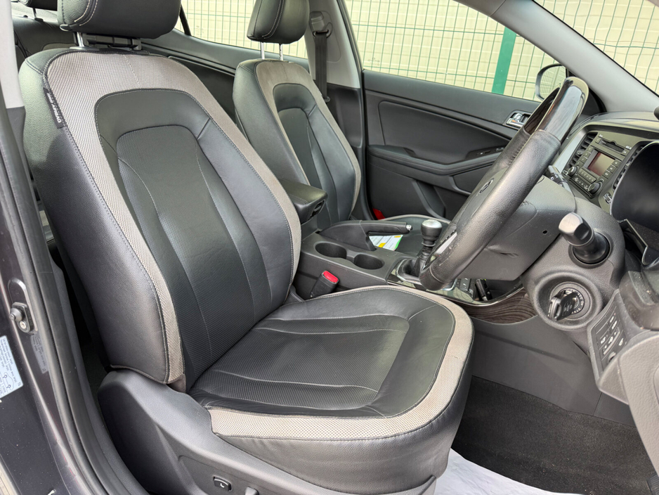 2012 Kia Optima - image 8