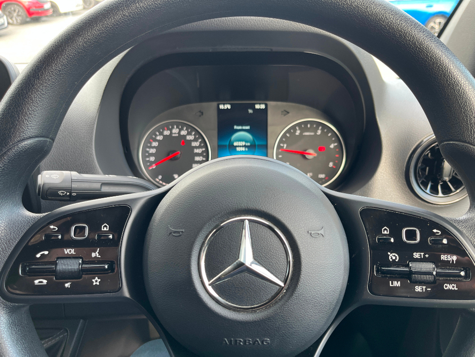 2022 Mercedes-Benz Sprinter - image 5