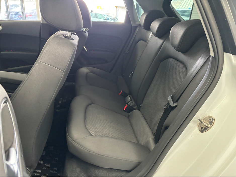 2014 Audi A1 - image 12