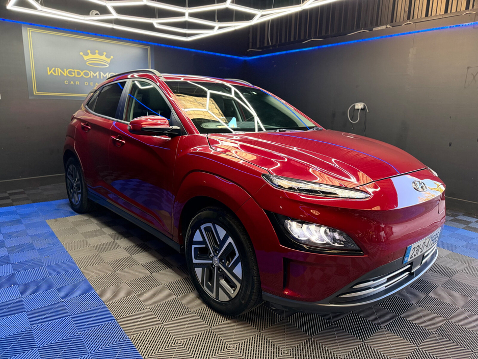 2023 Hyundai Kona - image 2