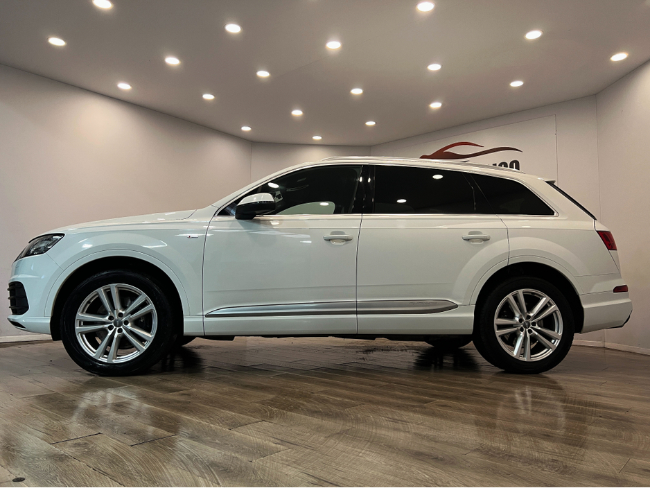 2016 Audi Q7 - image 8