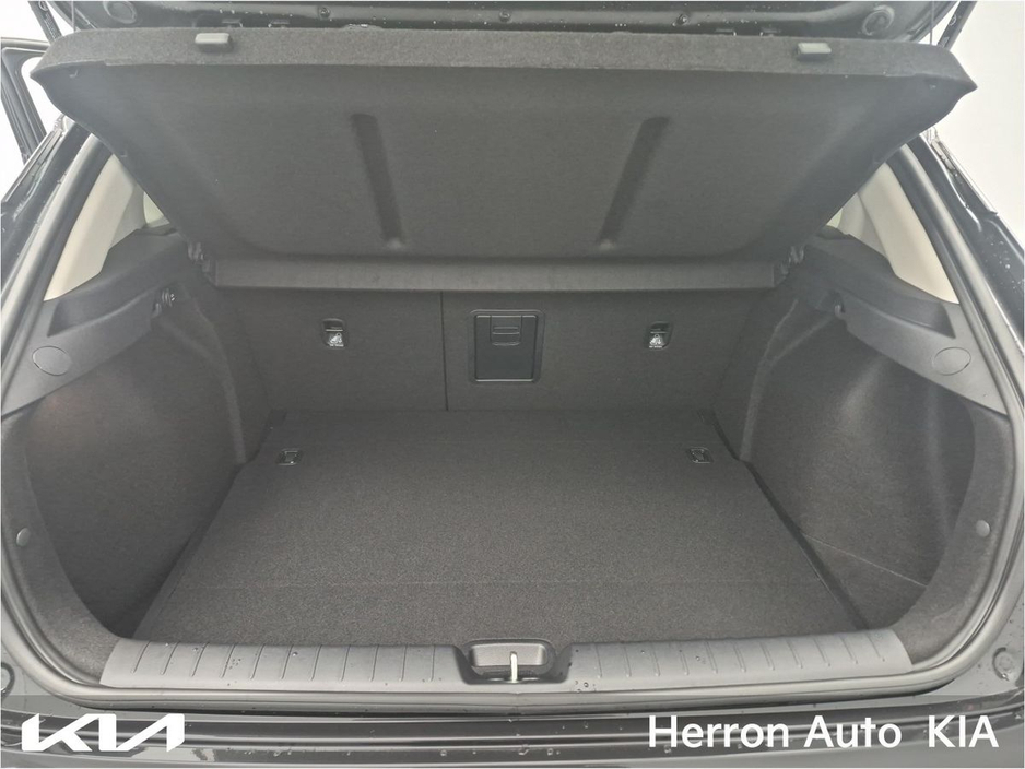 2026 Kia K4 - image 8
