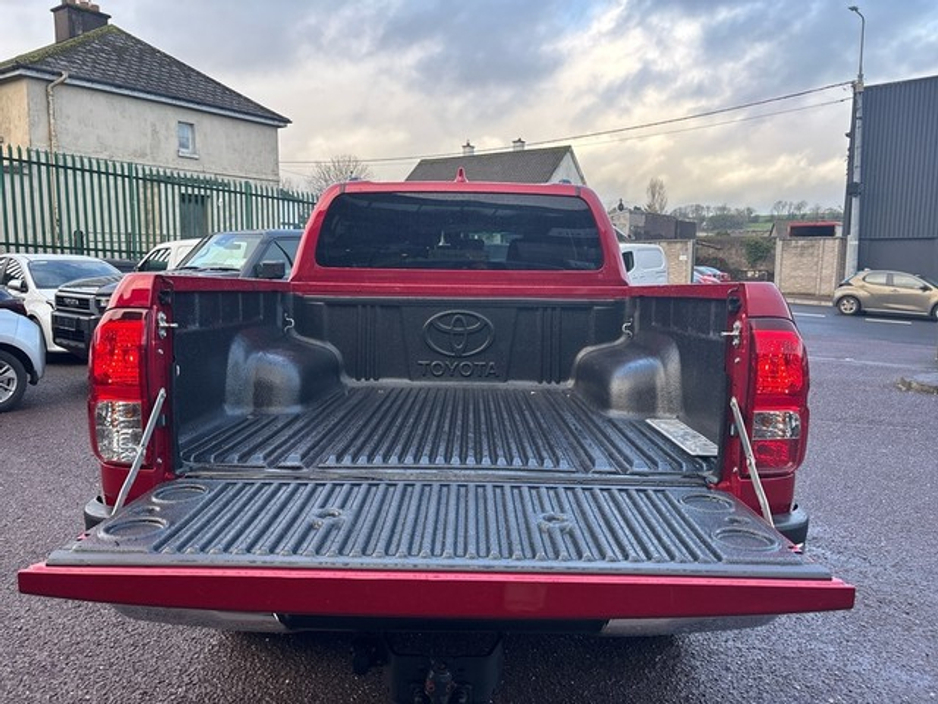 2025 Toyota Hilux HILUX 2.8 SR5 DOUBLE CAB €49,000