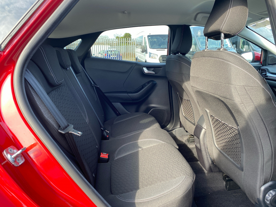 2024 Ford Puma - image 10