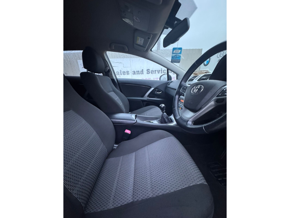 2015 Toyota Avensis 2.0 D-4D ICON ESTATE 5DR OVERMOUNT 126BHP €10,800