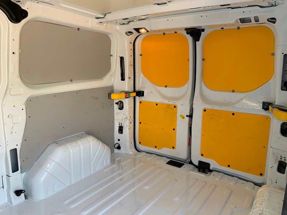 2021 Ford Transit Custom - image 12