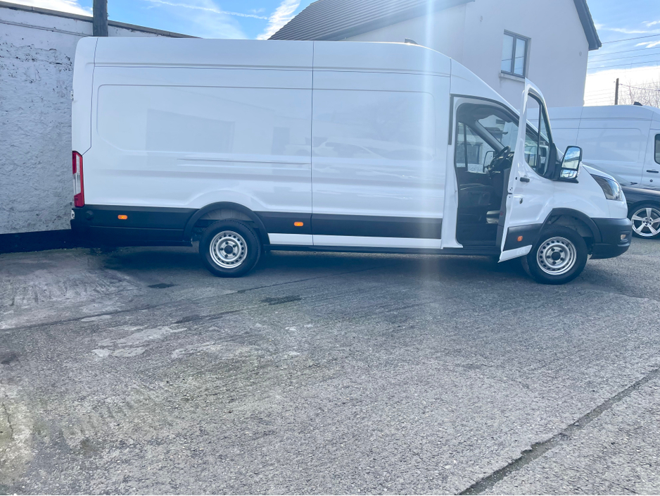 2023 Ford Transit - image 5