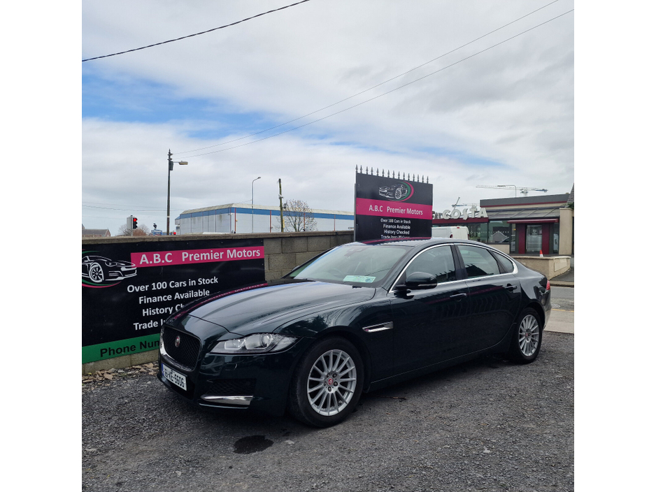 2016 Jaguar XF - image 2