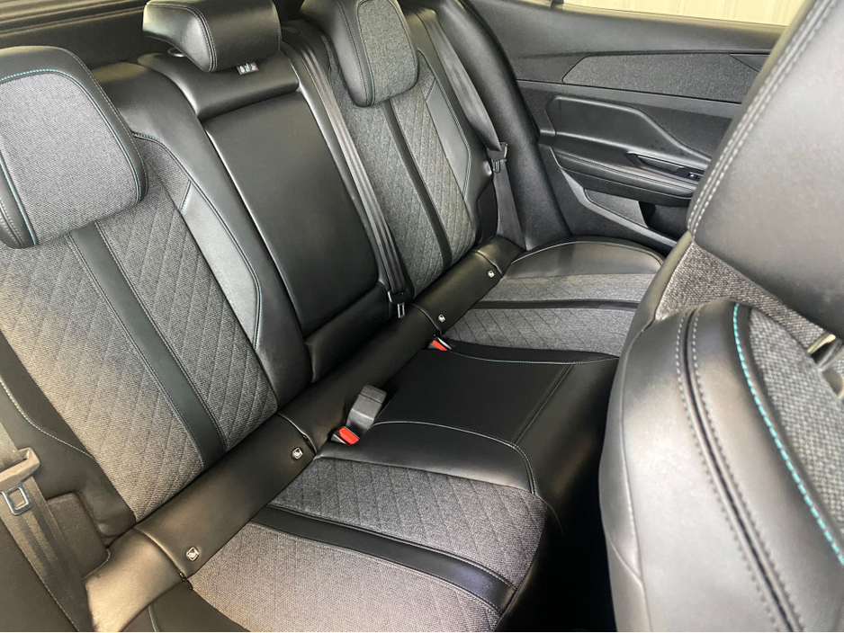 2023 Peugeot 408 - image 12