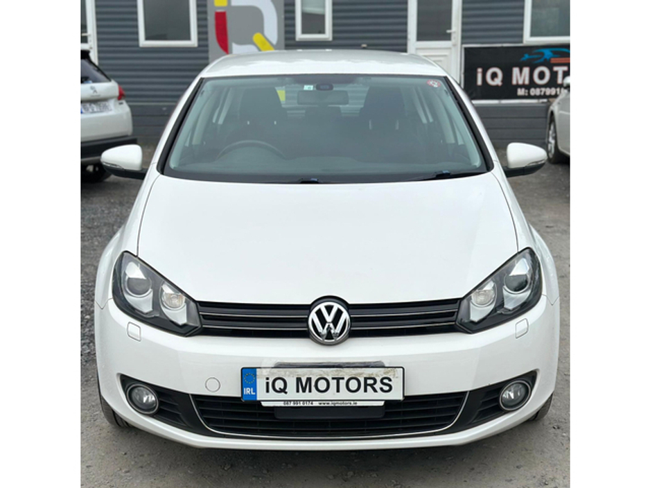 2012 Volkswagen Golf - image 2