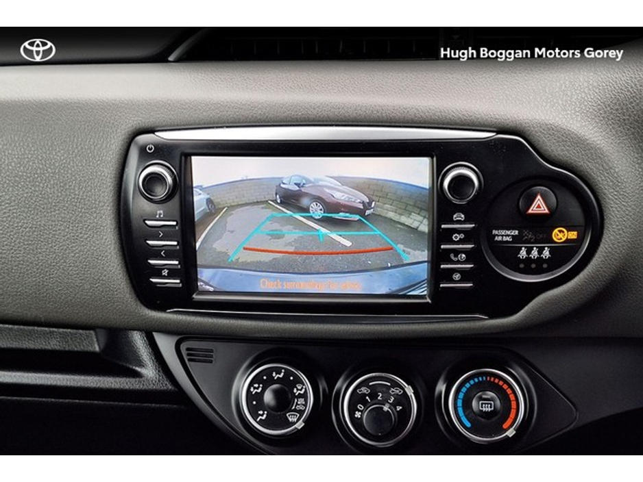 2020 Toyota Yaris - image 12