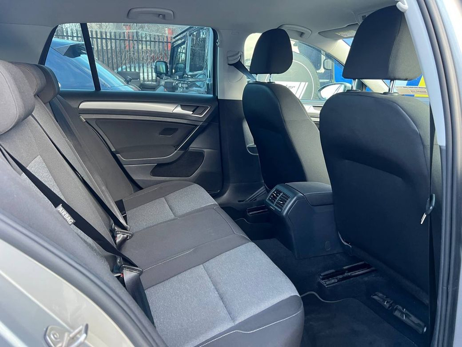 2016 Volkswagen Golf R-LINE PACK 1.2 TSI AUTO // FULL SERVICE HISTORY // NEW 19" ALLOYS // BLUETOOTH MUSIC €15,950