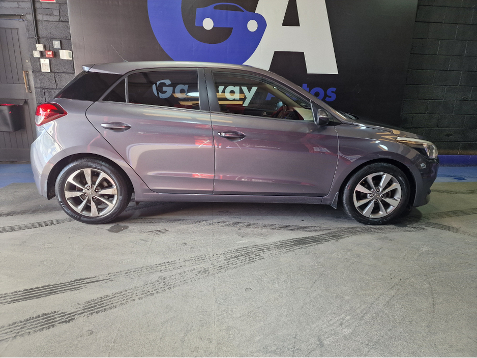 2015 Hyundai i20 - image 11