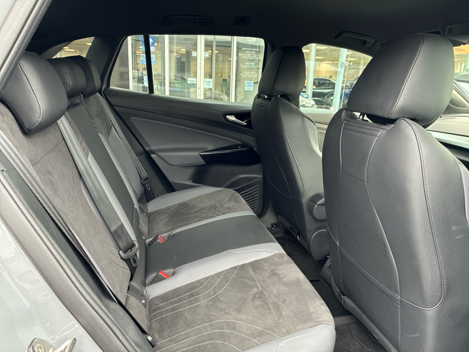 2024 Volkswagen ID.4 - image 10