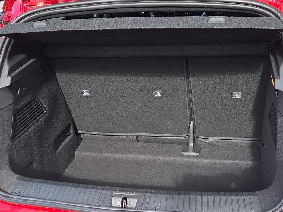 2024 Renault Megane E-Tech - image 12