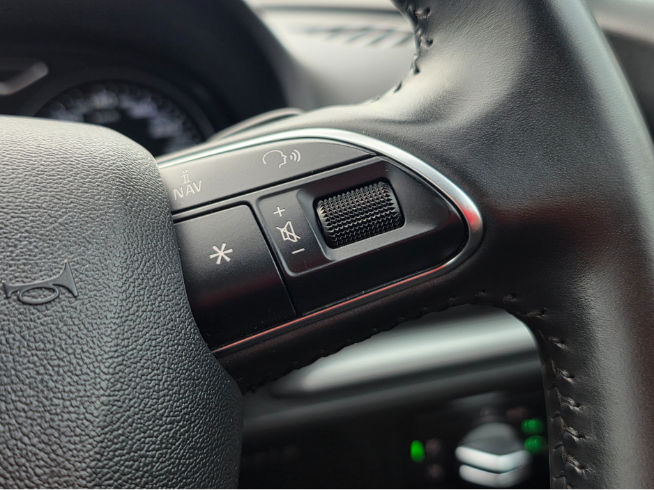 2015 Audi A3 Saloon - image 17