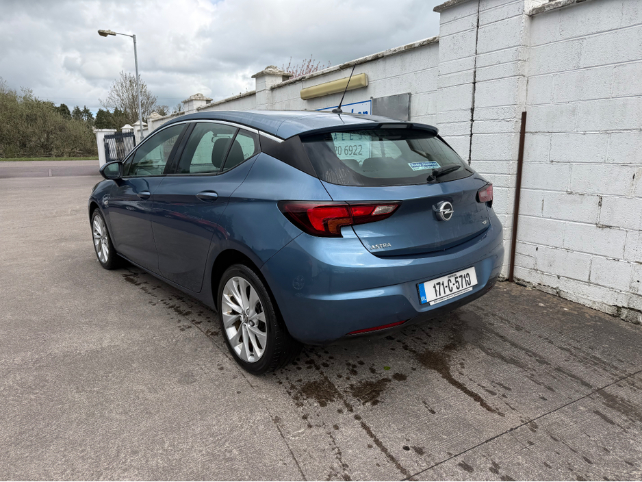 2017 Opel Astra - image 8