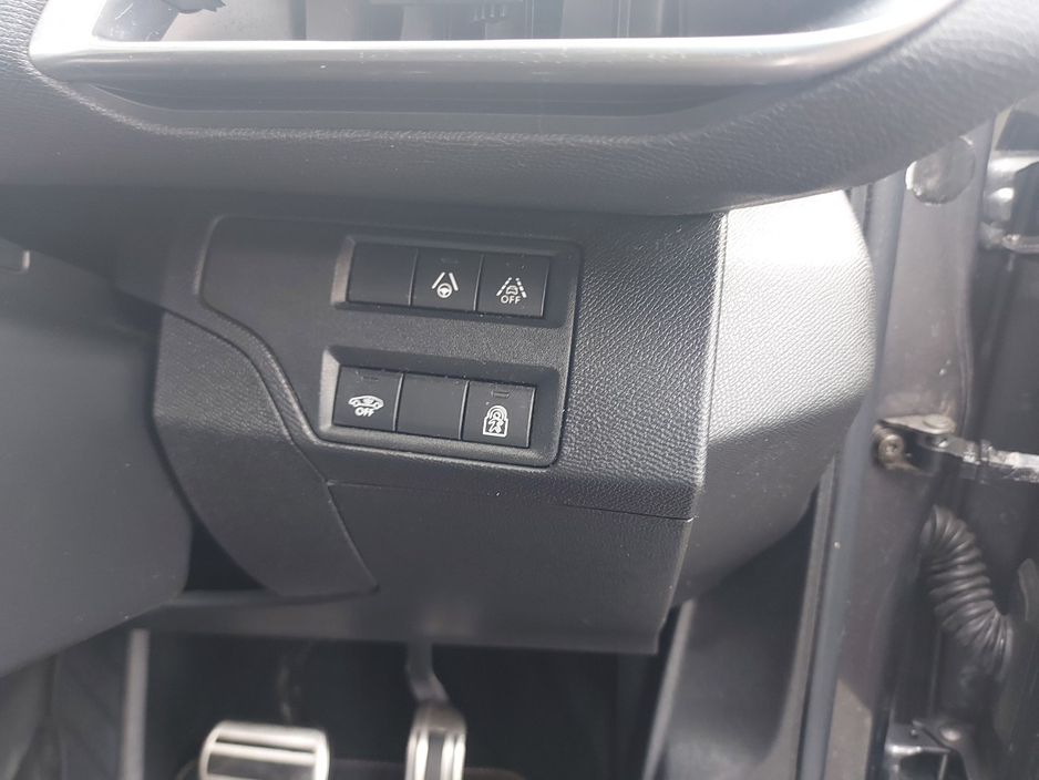 2021 Peugeot 3008 - image 24