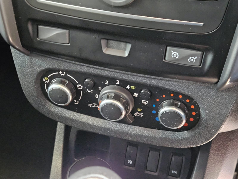 2018 Dacia Duster - image 12