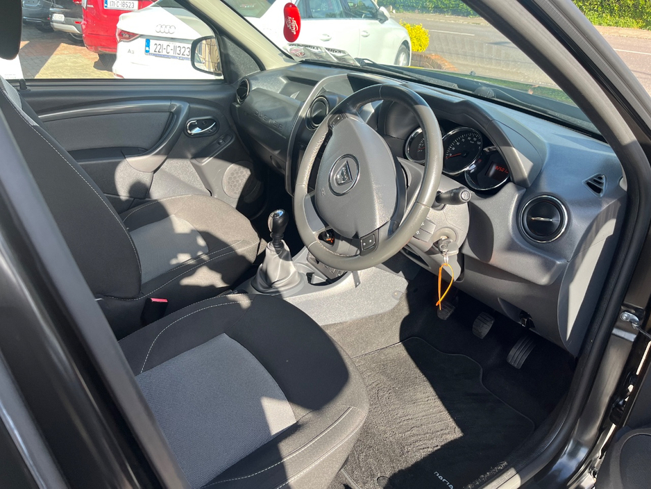 2017 Dacia Duster - image 5