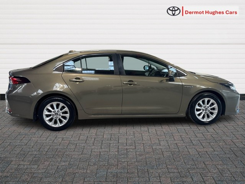 2019 Toyota Corolla - image 3