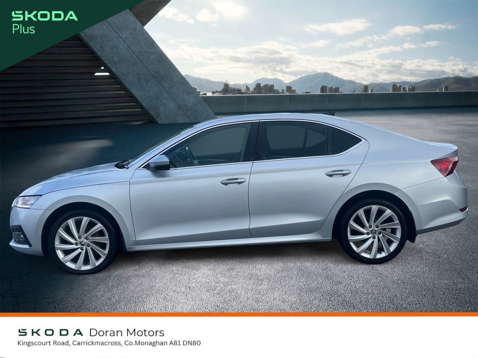 2023 Skoda Octavia - image 2