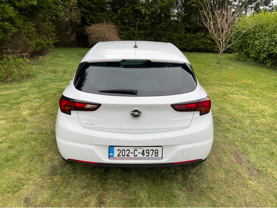2020 Opel Astra - image 12
