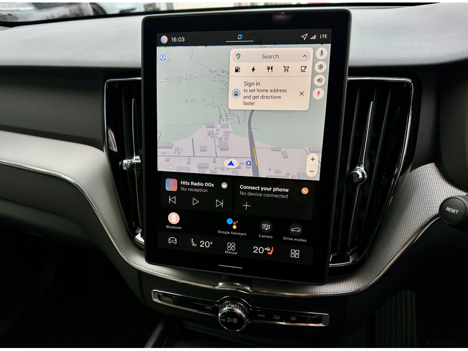 2025 Volvo XC60 - image 7