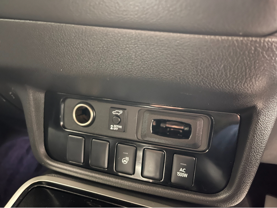 2019 Mitsubishi Outlander (Low Kms) HYBRID 2.4 PHEV AUTOMATIC 5DR MODEL  www.bolandscarcentre.ie €22,900