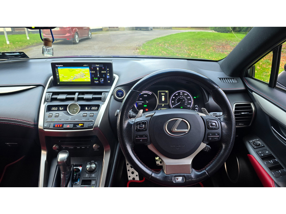 2018 Lexus NX 300 h - image 16