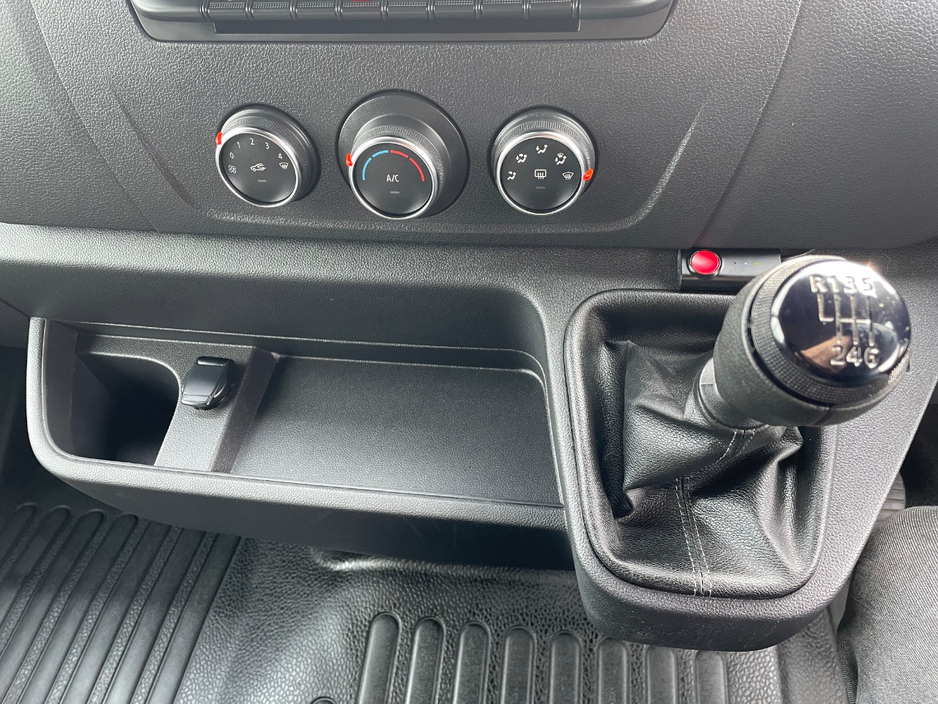 2023 Renault Master - image 19