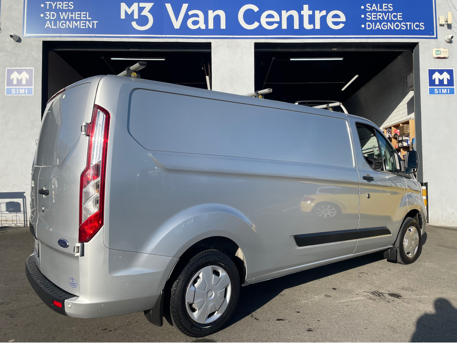 2022 Ford Transit Custom - image 6