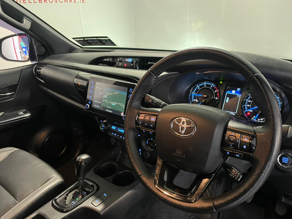 2023 Toyota Hilux - image 10