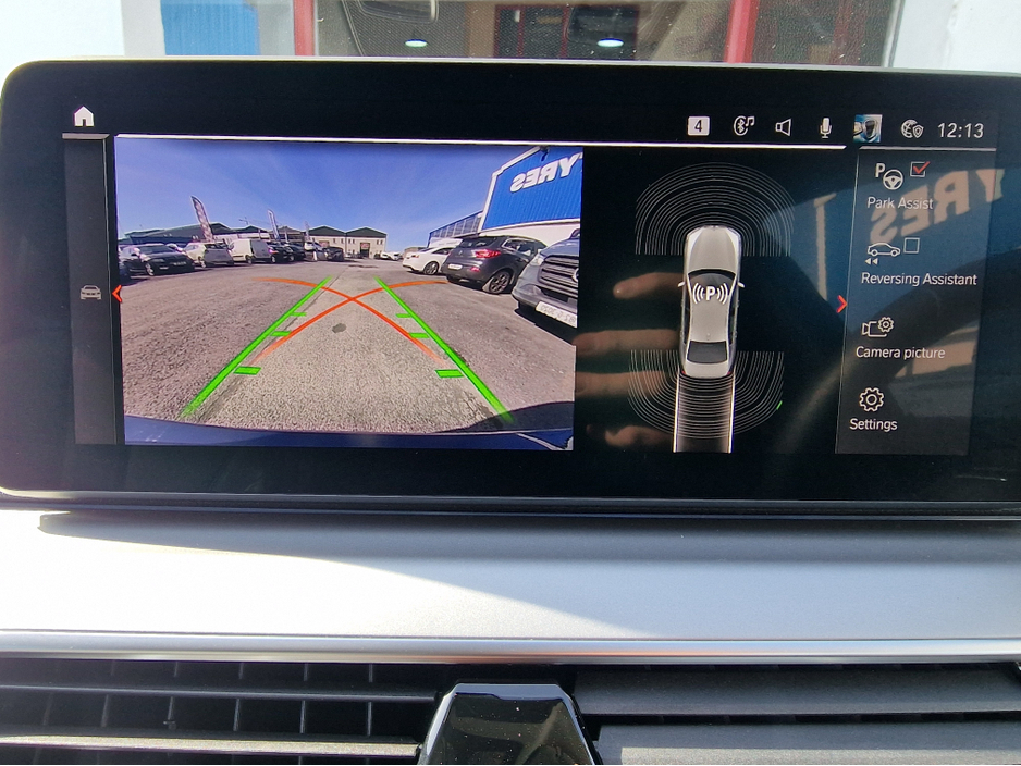 2022 BMW 5 Series - image 25