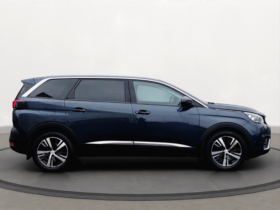2019 Peugeot 5008 - image 13